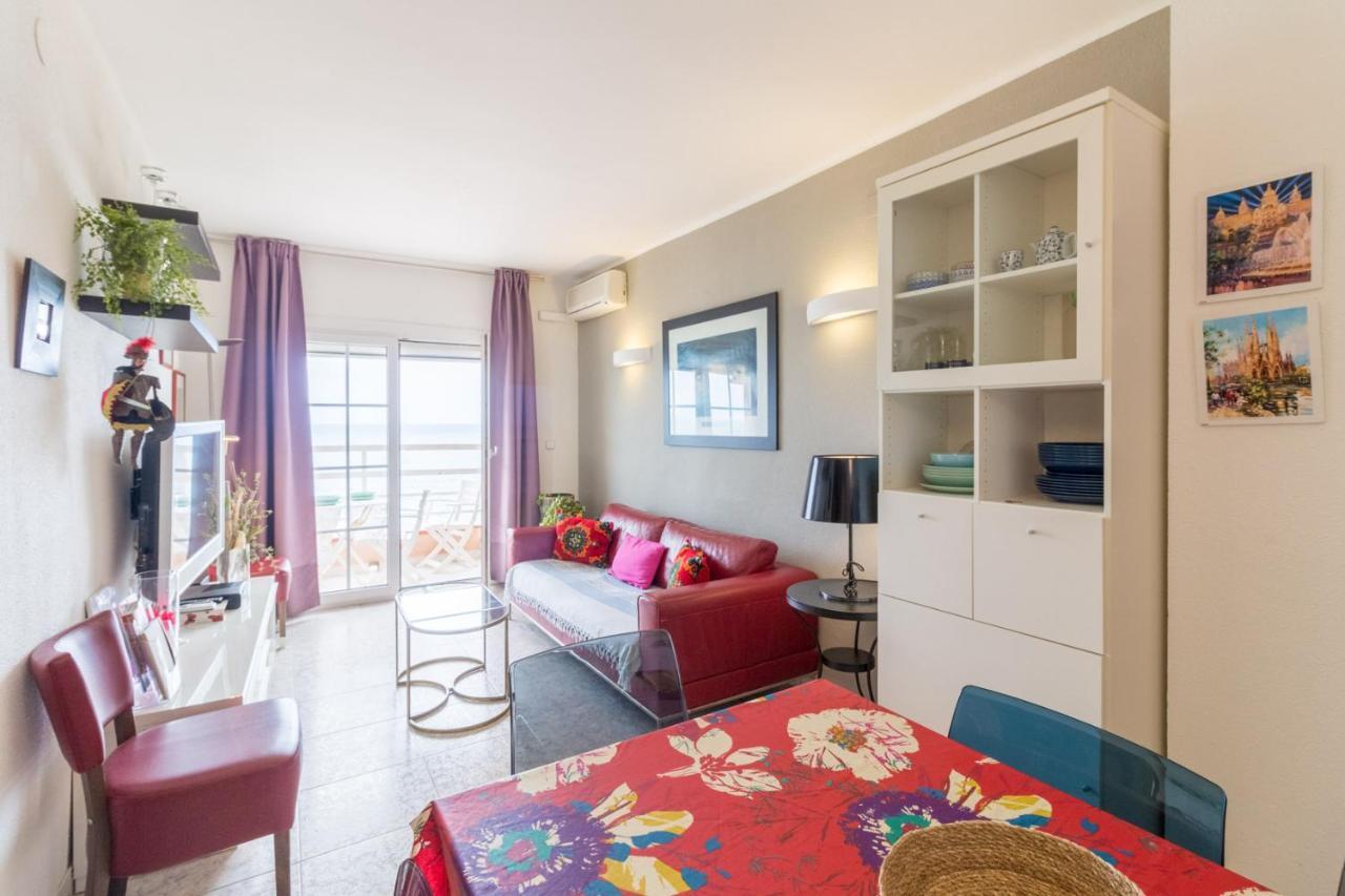 Apartment In Front Of The Beach Пинеда де Мар Екстериор снимка