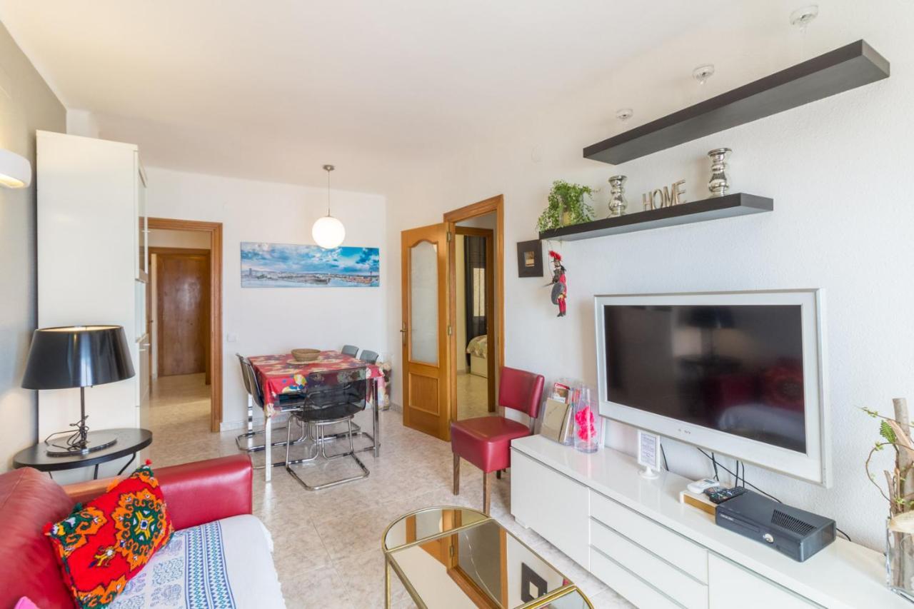 Apartment In Front Of The Beach Пинеда де Мар Екстериор снимка