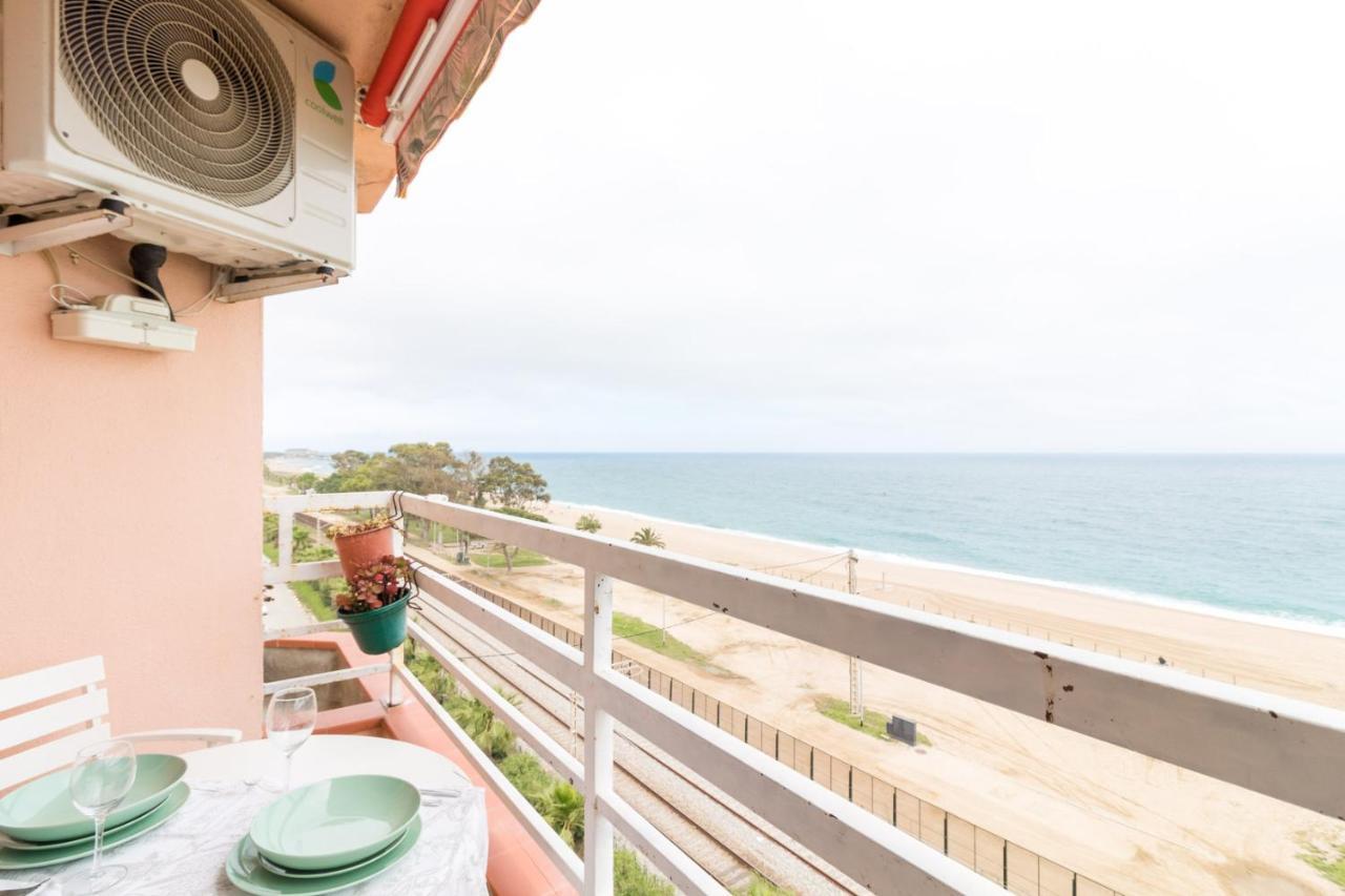 Apartment In Front Of The Beach Пинеда де Мар Екстериор снимка