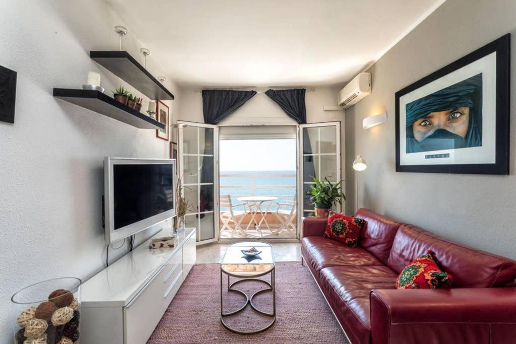 Apartment In Front Of The Beach Пинеда де Мар Екстериор снимка