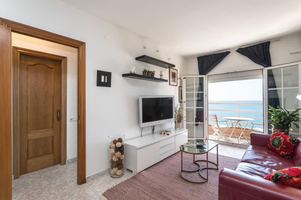 Apartment In Front Of The Beach Пинеда де Мар Екстериор снимка