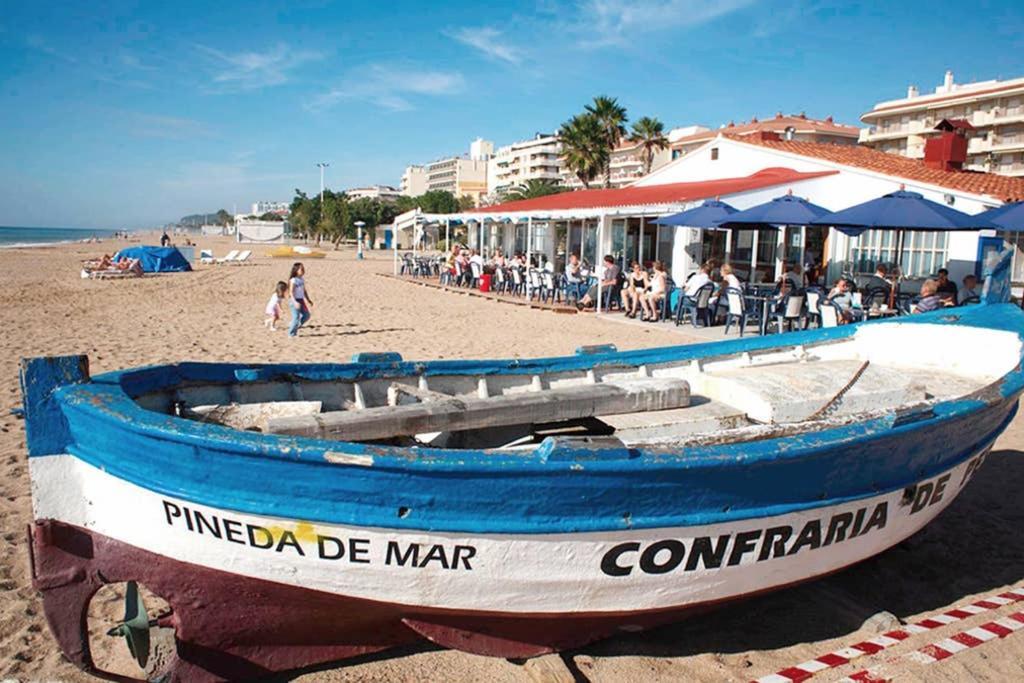 Apartment In Front Of The Beach Пинеда де Мар Екстериор снимка